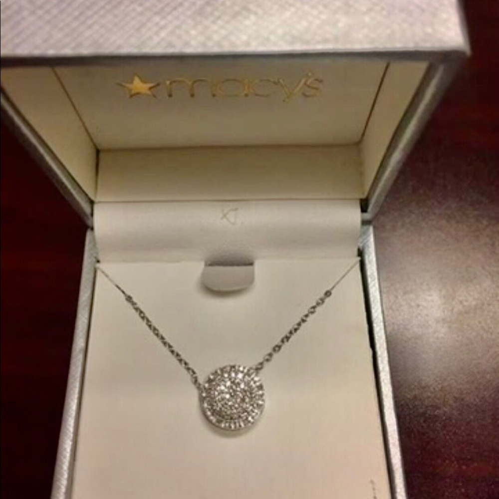 Diamond cluster pendant  1/5ct t.w sterling silver